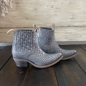 FB-Faith Blue Snake | Freebird Stores